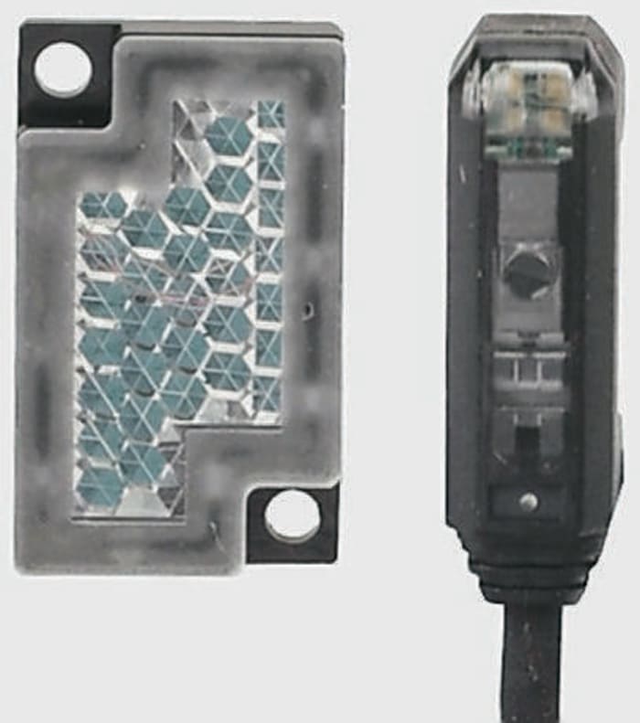 Omron Retroreflective Photoelectric Sensor, Block Sensor, 10 mm → 200 mm Detection Range