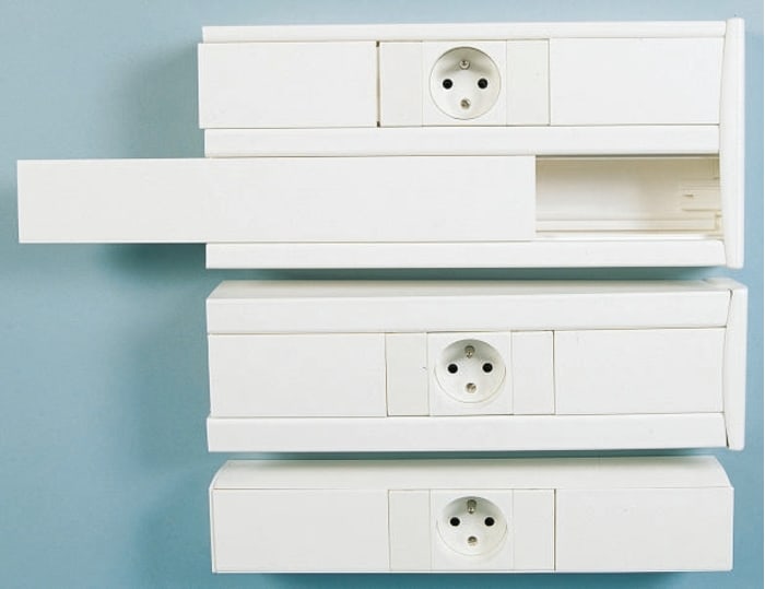 Planet-Wattohm Logix White Industrial Trunking - Closed Slot, W85 mm x D50mm, L2m, PVC