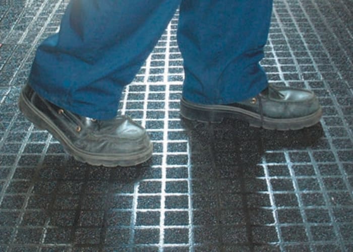 Rocol Black Anti-Slip Grit-encapsulated Polymer Mat, Solid Finish 1.15m x 750mm x 3.5 → 6.5mm