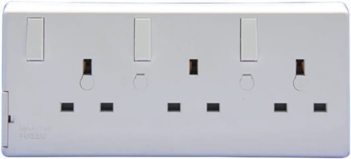 Prise femelle d'alimentation Volex Accessories triple, Montage en saillie, BS 1363 avec interrupteur