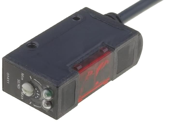 Omron Diffuse Photoelectric Sensor, Block Sensor, 10 mm → 200 mm Detection Range