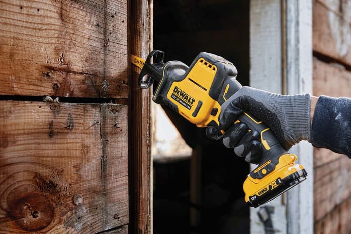 Dewalt 10.8 v reciprocating saw top