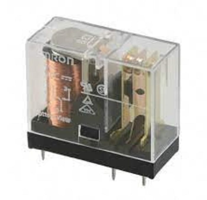 Omron PCB Mount Non-Latching Relay, 24V dc Coil, 16A Switching Current, SPDT
