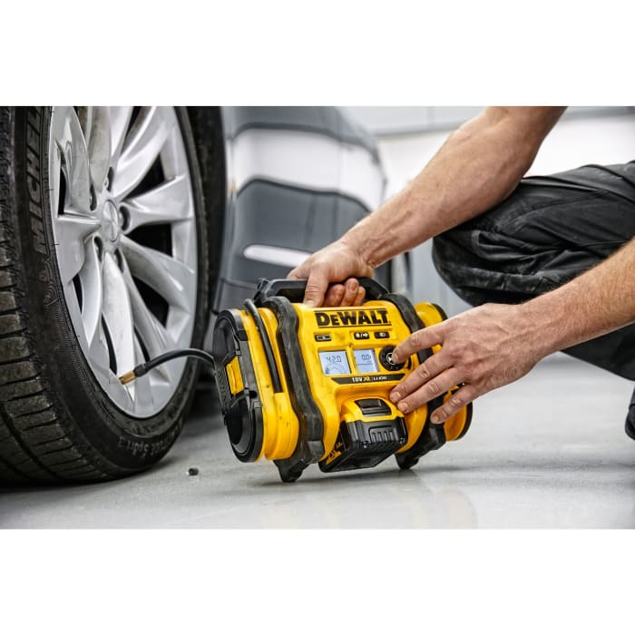 Tyre store inflator dewalt