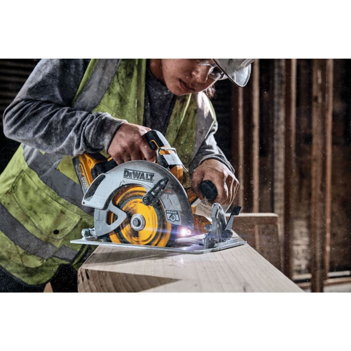 Dewalt skilsaw discount