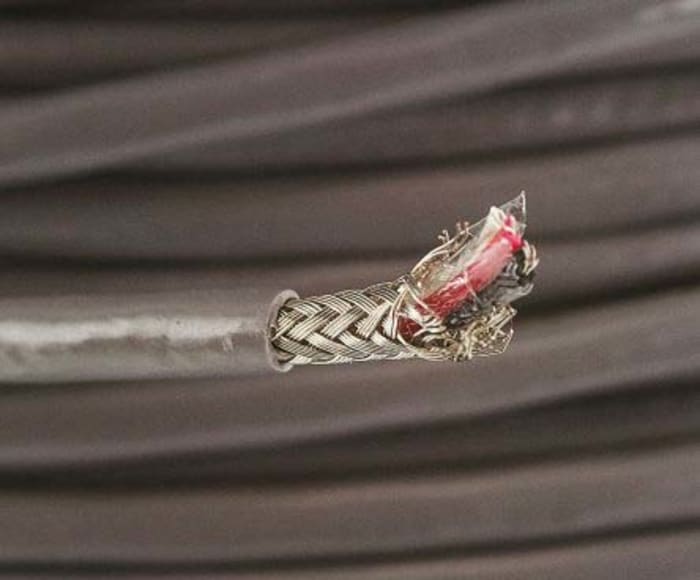 Alpha Wire Alpha Essentials Communication & Control Control Cable, 3 Cores, 0.56 mm², Screened, 100m, Grey PVC Sheath,