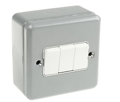 Product image for 10A SWITCH 3 GANG 2 WAY METALCLAD