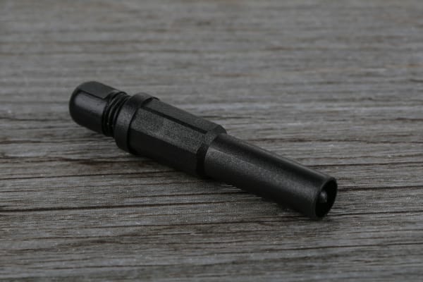 Product image for BLACK SHROUDED UNSTACKABLE PLUG,4MM