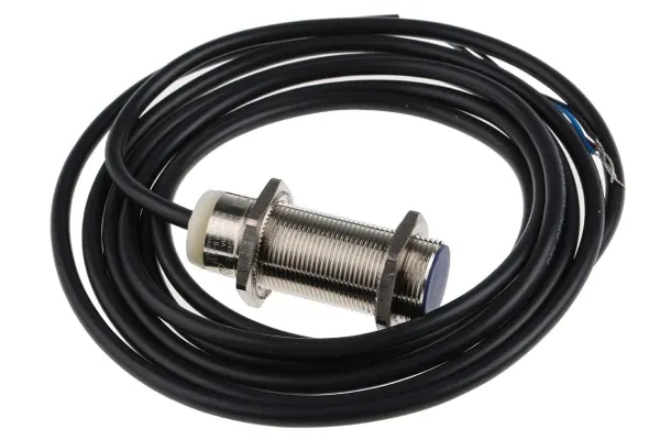 Product image for Telemecanique Sensors M18 x 1 Inductive Sensor - Barrel, PNP Output, 5 mm Detection, IP65, IP67, Cable Terminal