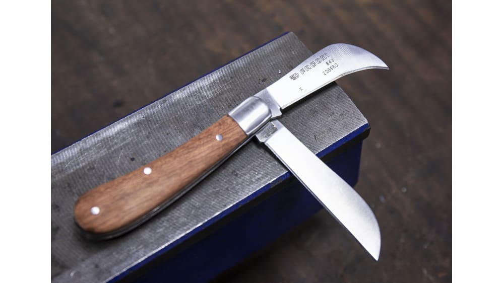 843, Couteau d'électricien Facom Twin-Blade en Acier inoxydable manche  Bois