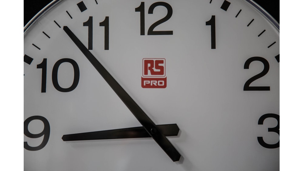 RS PRO Wand Analog, Uhr, Ø 300mm Funkgesteuert, Splitterfrei, Weiß