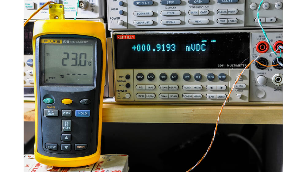 FLUKE-52-2 | Fluke 52 II Wired Digital Thermometer for Industrial Use, E,  J, K, N, R, S, T Probe, 2 Input(s), +1767°C Max, ±(0.05 % | RS
