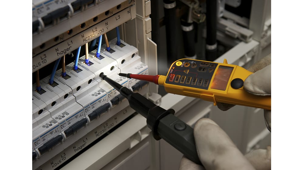 Testing the Fluke T150 voltage tester After a cord repair 