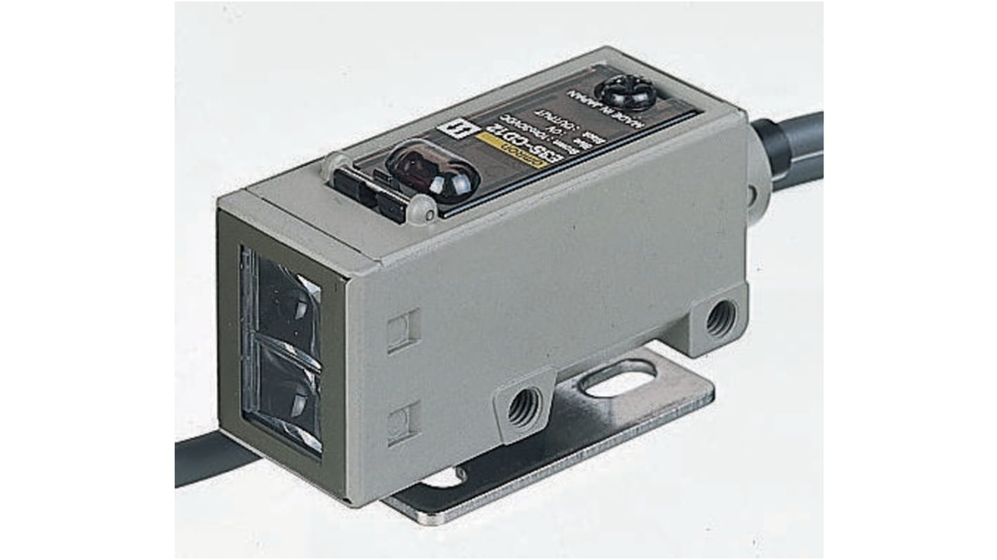 Omron E3S Kubisch Optischer Sensor, Reflektierend, Bereich 3 m, PNP Ausgang, Anschlusskabel