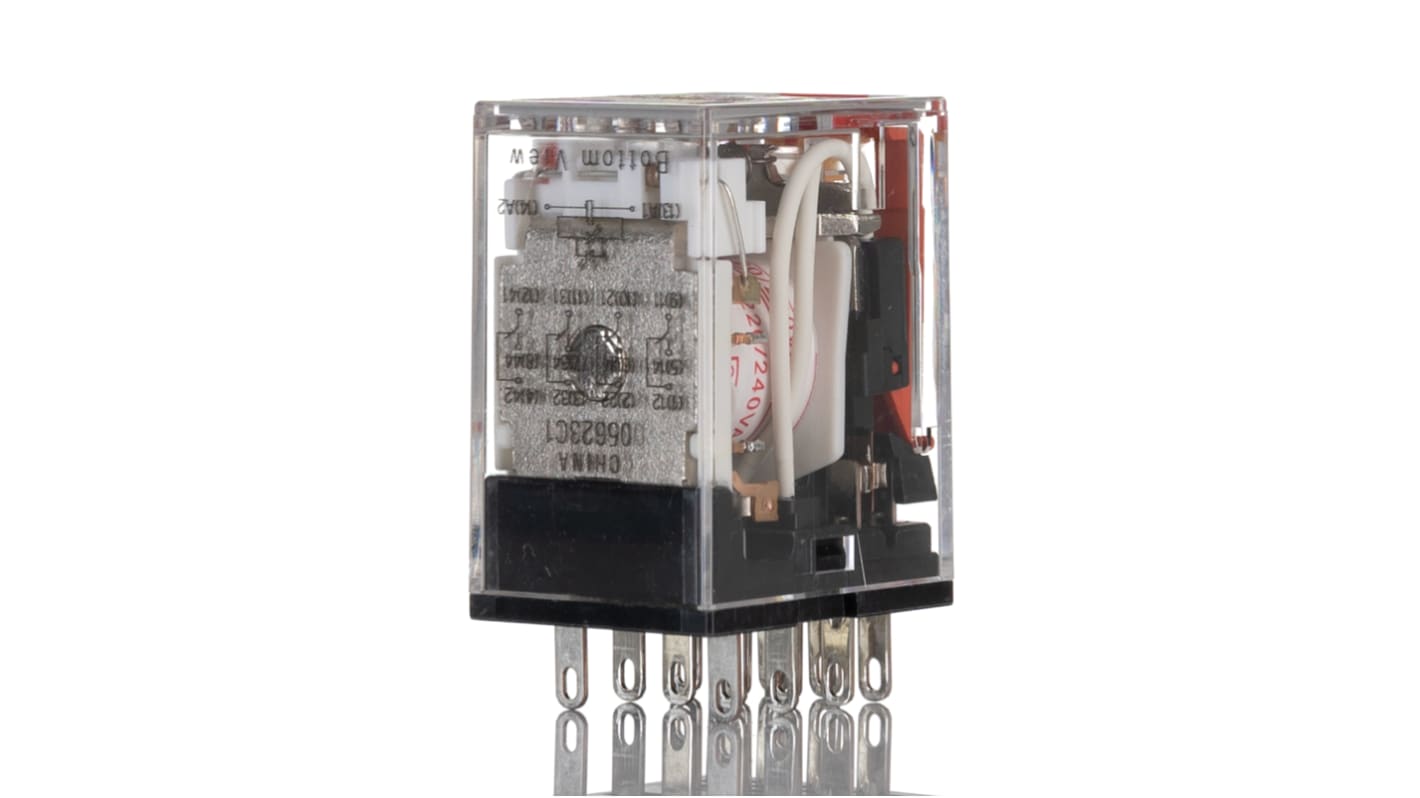 Omron Plug In Latching Power Relay, 220 → 240V ac Coil, 6A Switching Current, 4PDT