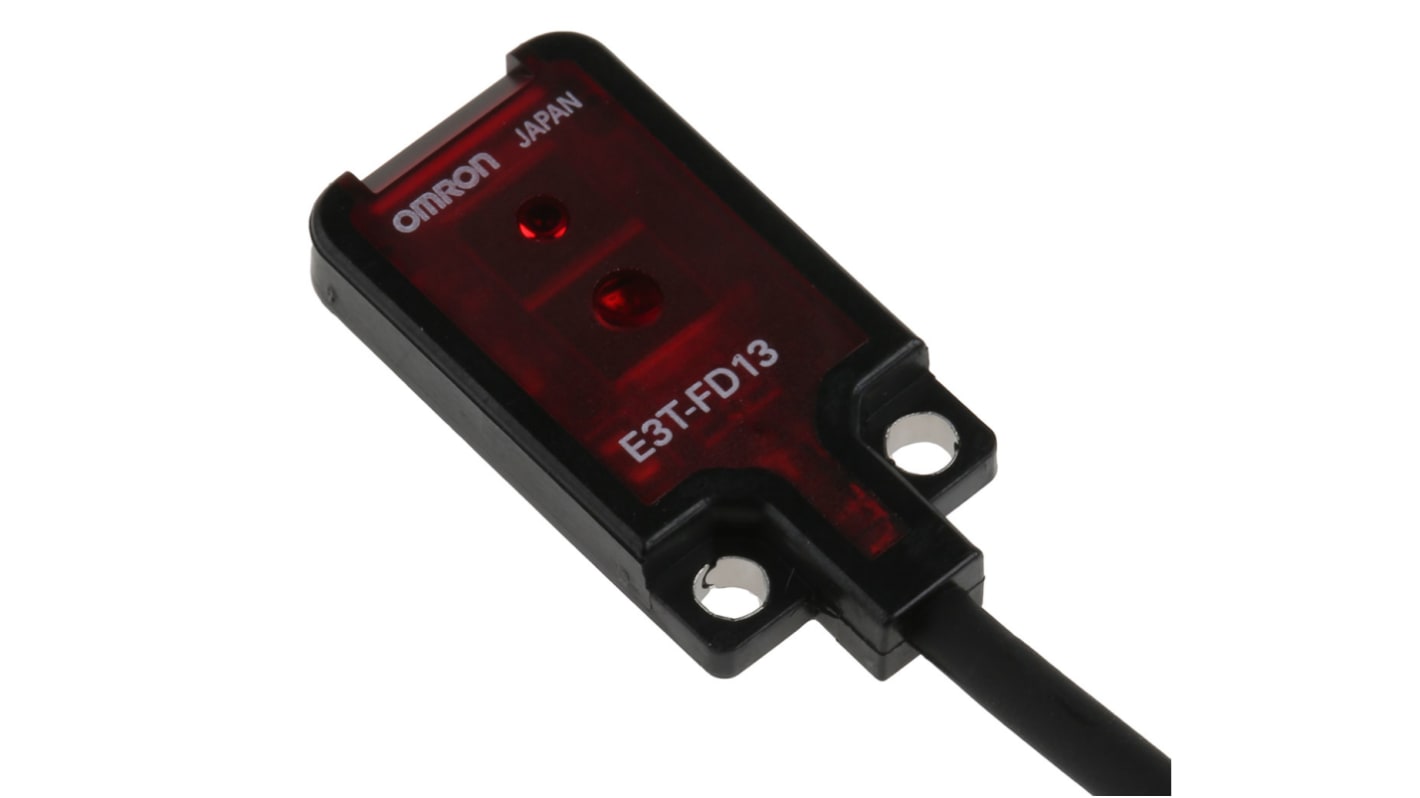 Fotocélula rectangular Omron, Sistema Difuso, alcance 5 mm → 30 mm, salida PNP, Cable de 3 hilos de 2 m., IP67