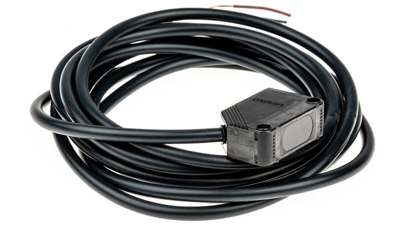 Fotocélula rectangular Omron, Sistema Difuso, alcance 1 m, salida NPN, Cable de 3 hilos de 2 m., IP69K