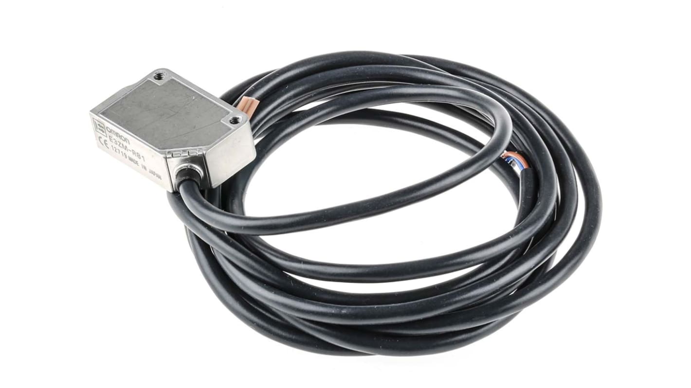 Omron Retroreflective Photoelectric Sensor, Block Sensor, 100 mm → 4 m Detection Range