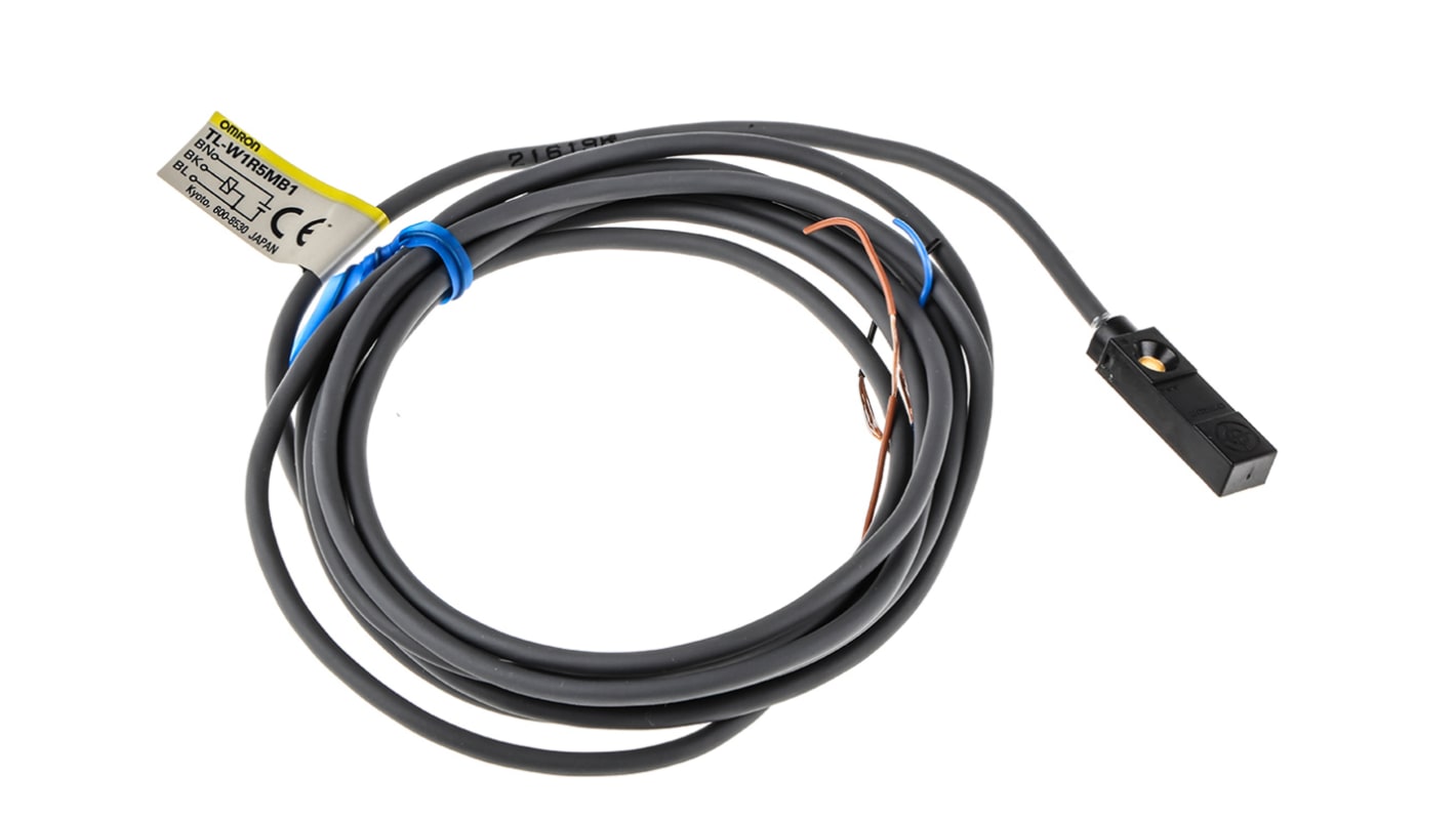 Omron Inductive Block-Style Proximity Sensor, 1.5 mm Detection, PNP Output, 12 → 24 V dc, IP67