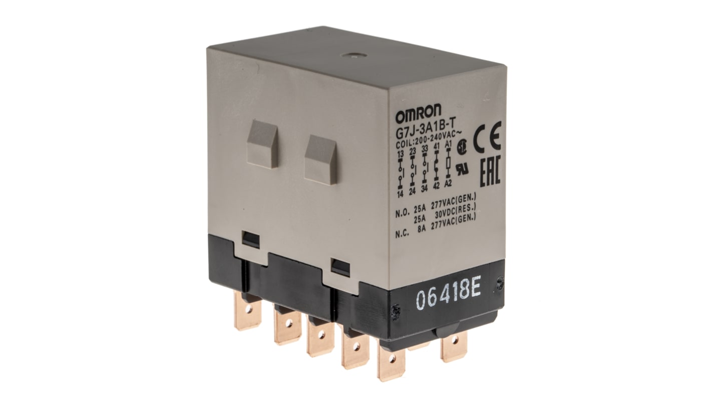 Omron Plug In Power Relay, 3PDT