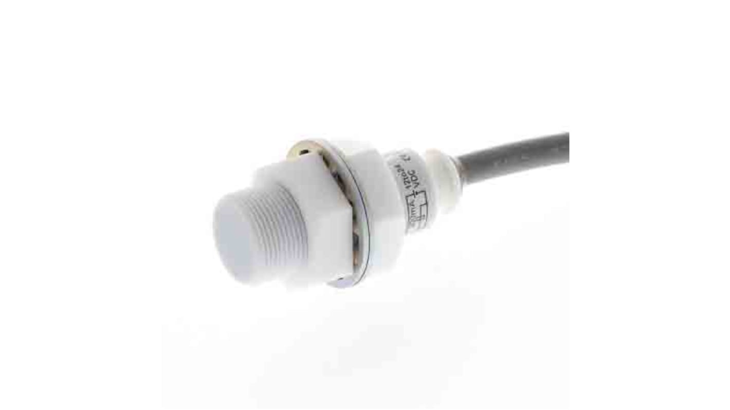 Sensor de proximidad Omron, M18 x 1, alcance 5 mm, salida PNP normalmente abierto, 12 → 24 V cc, IP67