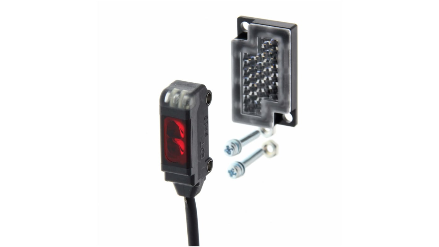 E3TSR24 2M Omron Retroreflective Photoelectric Sensor, Block Sensor, 10 → 200 mm Detection