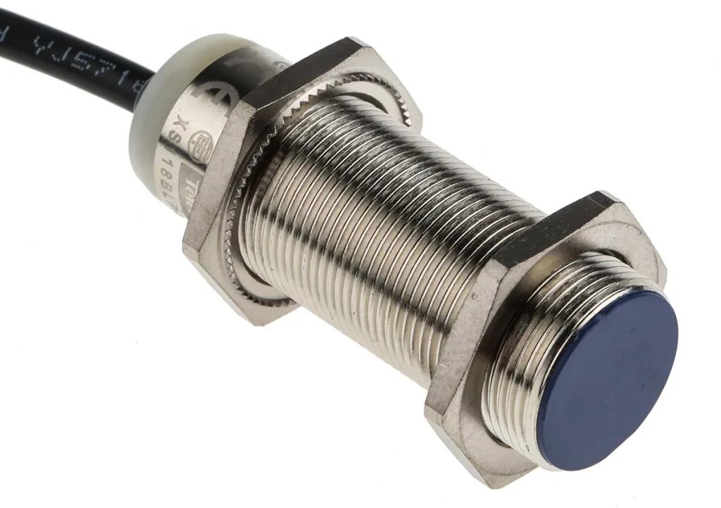 Product image for Telemecanique Sensors M18 x 1 Inductive Sensor - Barrel, PNP Output, 5 mm Detection, IP65, IP67, Cable Terminal