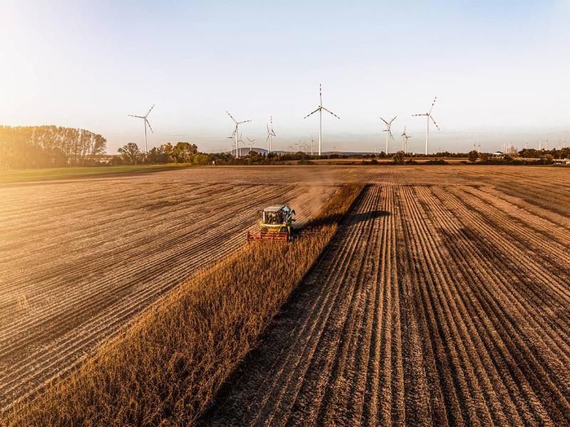 Powering the Regions Fund Round 2 offers $500k–$50m for trade-exposed Safeguard facilities to cut scope 1 emissions via abatement or shared infrastructure.