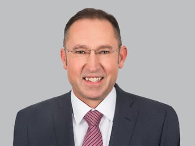 Image of Anthony Smith, Managing Partner at RSM Sydney, specialising in accounting, taxation, and business advisory services. Anthony brings over 15 years of experience and a results-driven focus to assist small and medium enterprises in Sydney with GST advice, business planning, capital raising, and growth strategies.