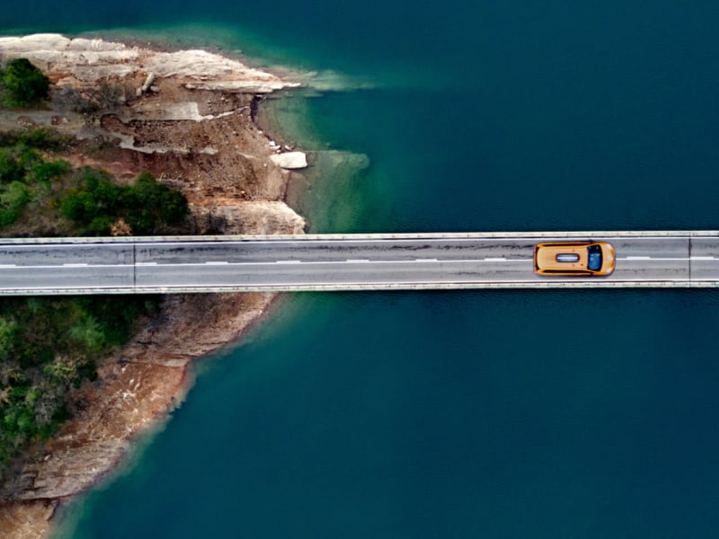 A taxi on the bridge, seen from above