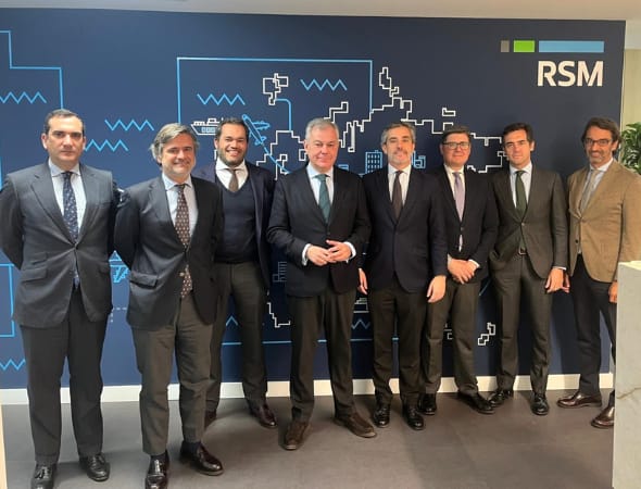 El alcalde de Sevilla visita las nuevas oficinas de RSM