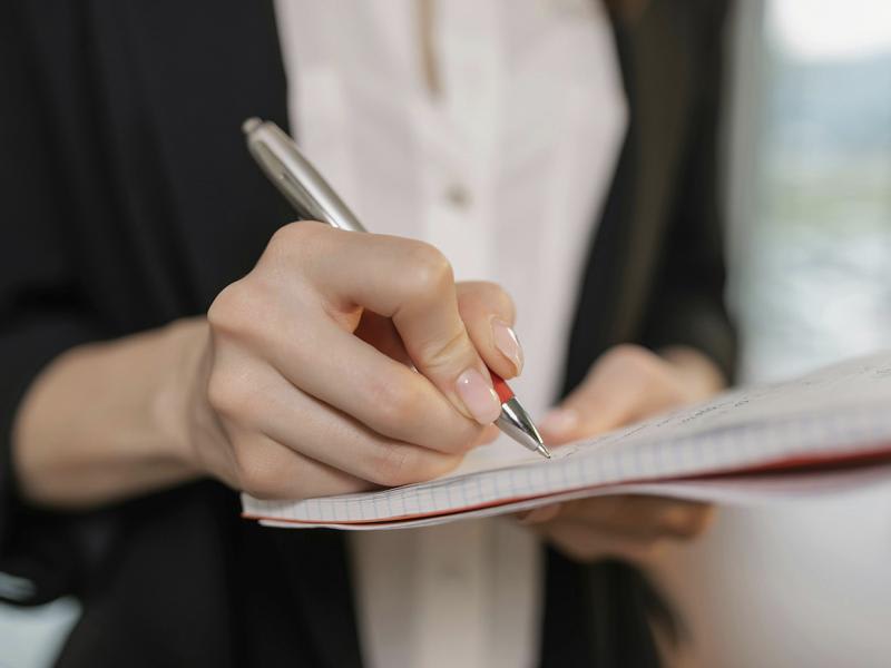 How should a company handle a labour   inspection in Spain?