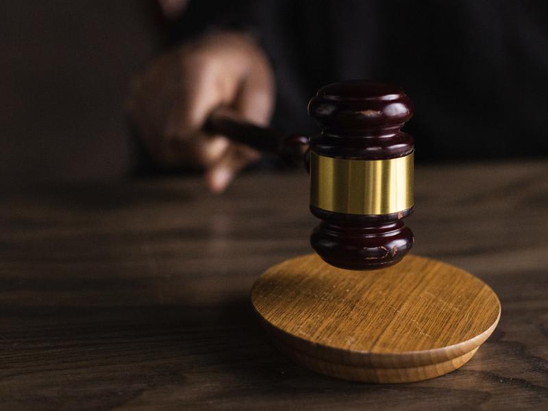 The High Court of Justice of Castile and Leon admitted the revocation of a disciplinary dismissal before such dismissal came into force