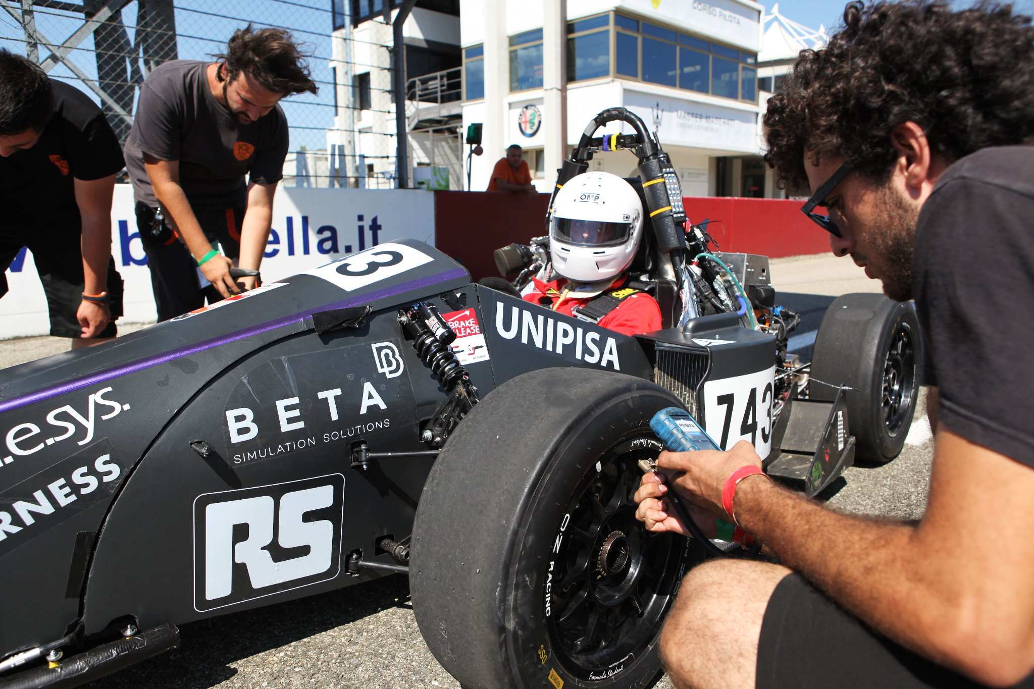 UniPi l'auto in pista