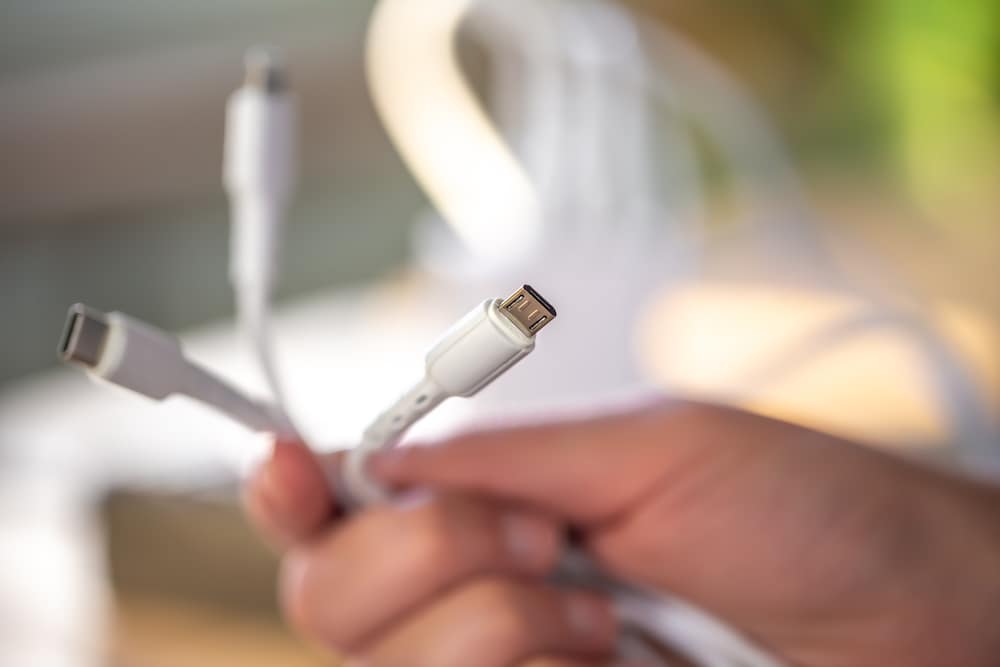 通过 RS 用 USB 连接器赋能您的数字生活