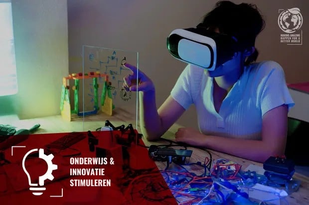 Onderwijs afbeelding: meisje met VR bril op
