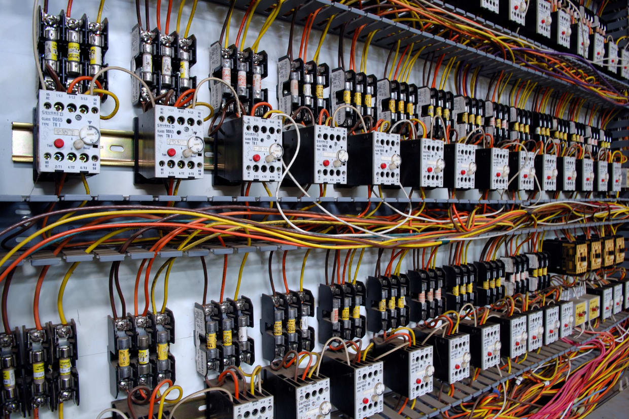 Personnaliser les solutions de câblage pour améliorer la fiabilité des systèmes industriels