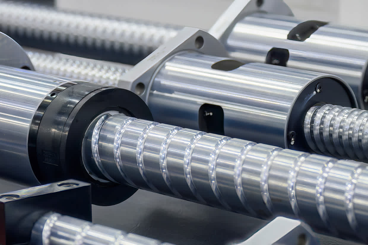 Industrial ball screws and linear motion shafts, components that can be nitrided to increase surface hardness, wear resistance, and fatigue strength.