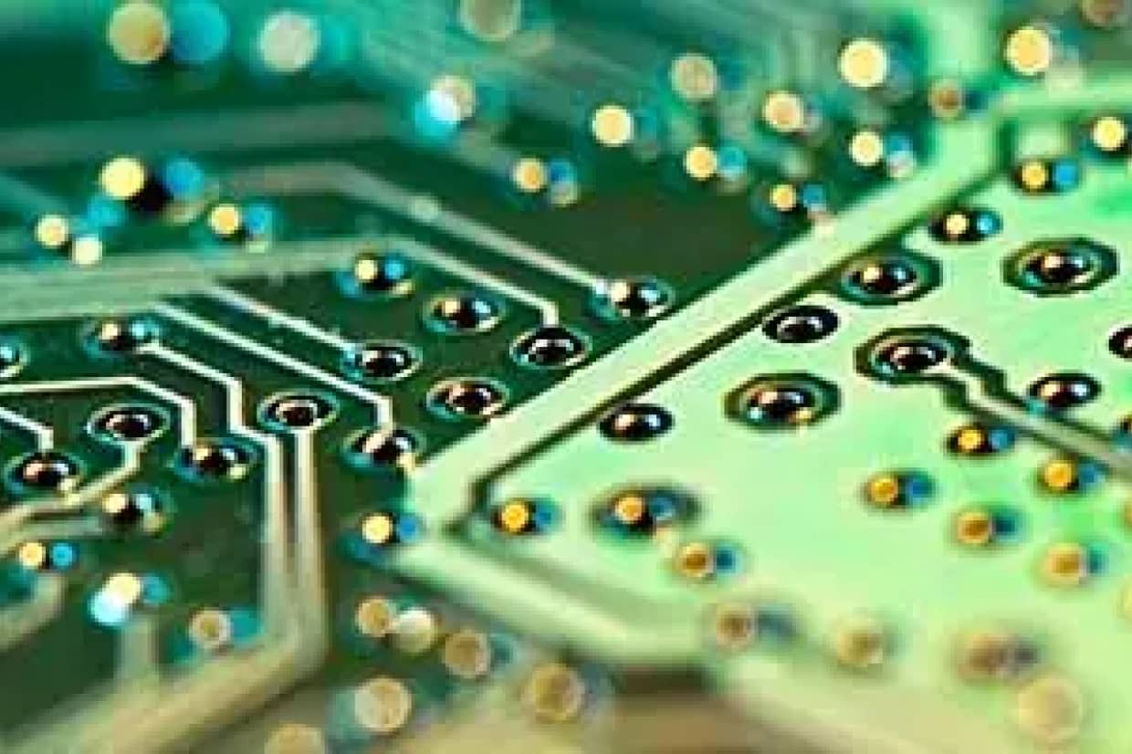 Come proteggere le PCB: rivestimenti vs resine