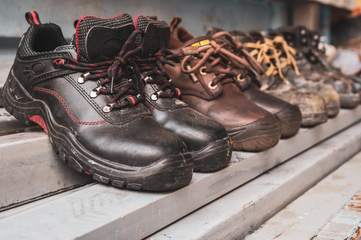 Choisir ses bottes et chaussures de protection pour le chantier -  Prévention BTP