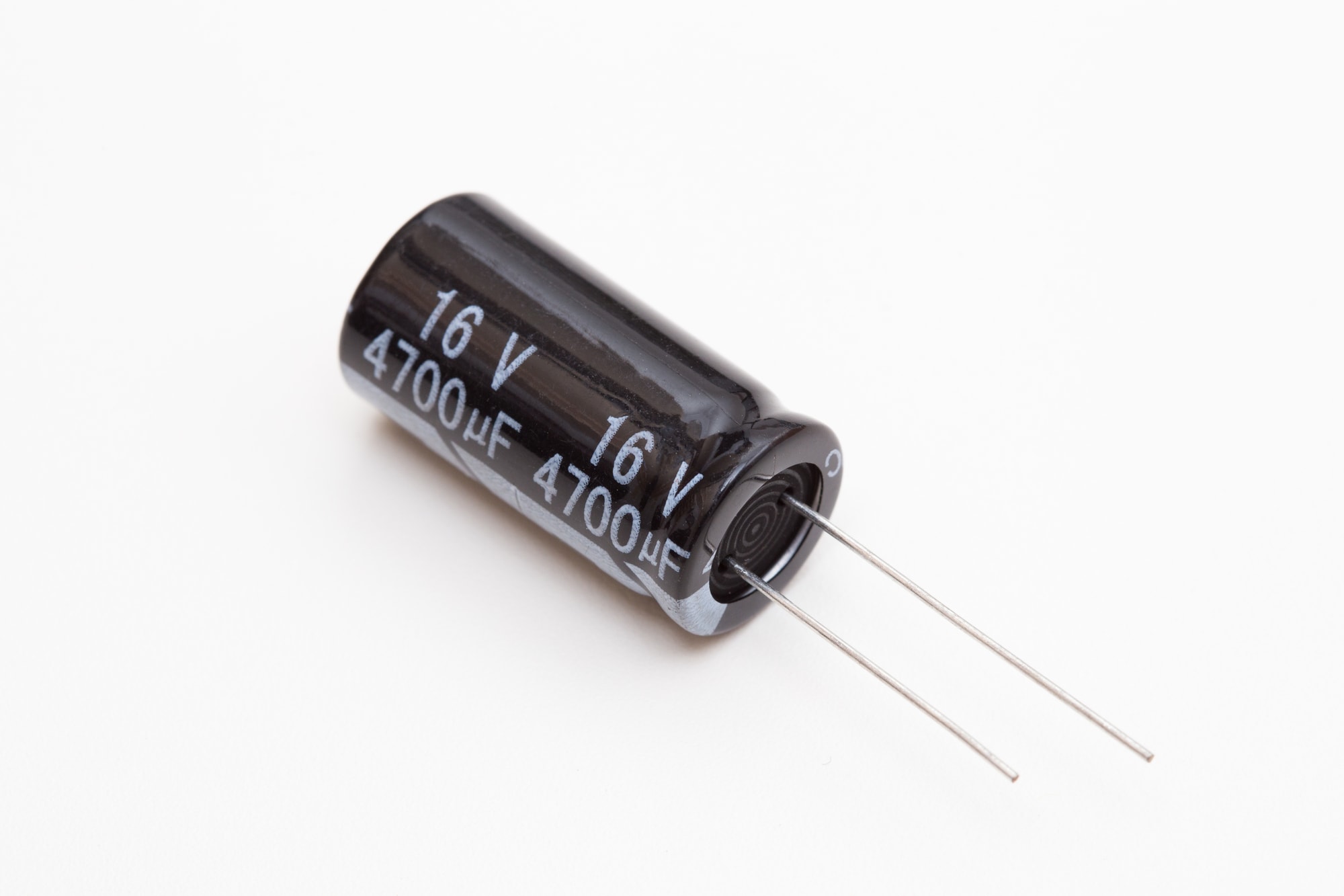 パスコン（バイパスコンデンサ）とは？役割や設置の方法について解説