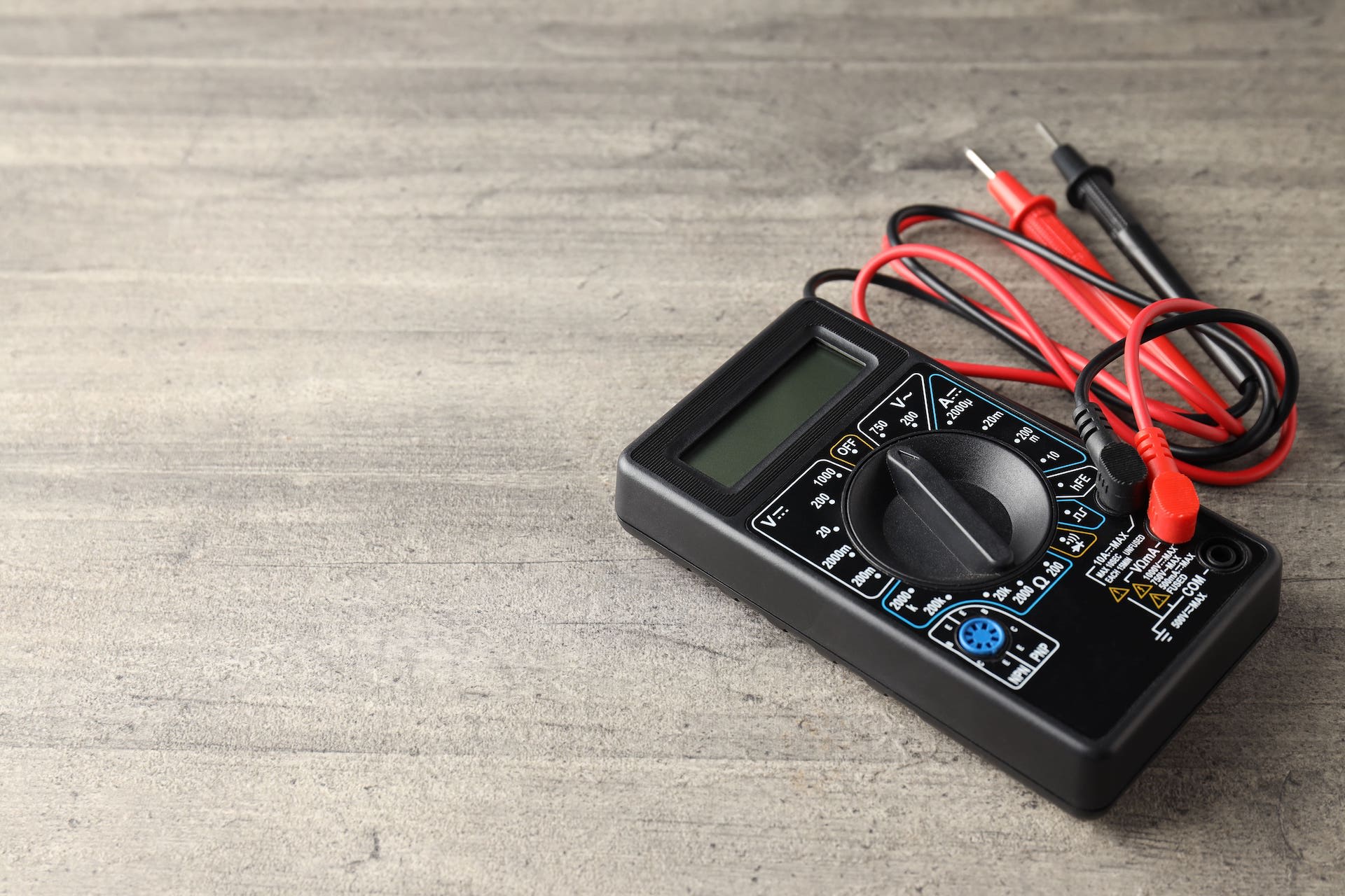 A Buyer’s Guide to Choosing the Right Digital Multimeter