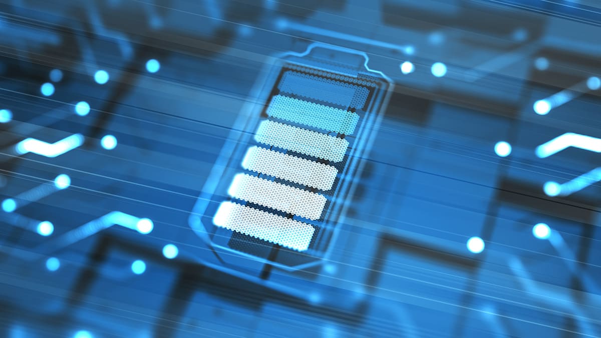 Close up of a glowing blue digital battery at 80% charge, surrounded by glowing lines to display energy.