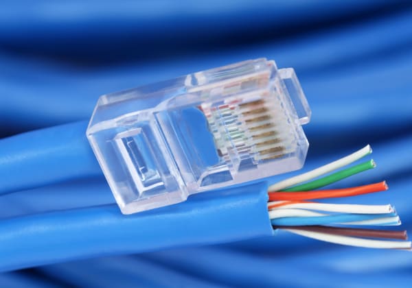 Comment câbler un connecteur Ethernet ?