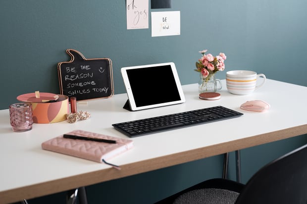 CHERRY KW 9100 slim keyboard on a modern desktop with a pink GENTIX BT mouse	