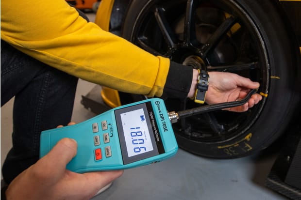 Ruční indikátory DPI705E