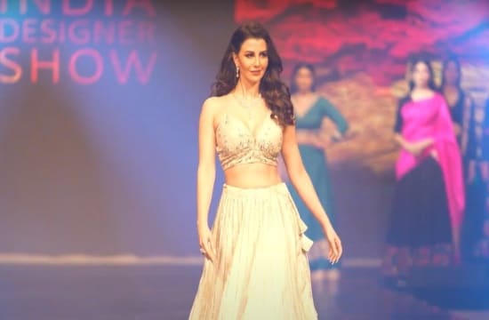 Actress Giorgia Andriani sets the ramp on fire with her killer ramp walk