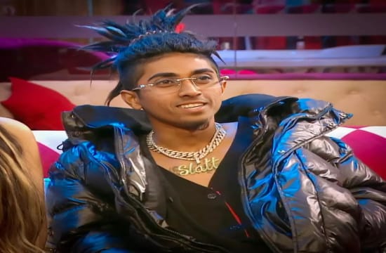 Tina Dutta targets MC Stan by making fun of his costly jewelry; the latter says, "Tera Ghar Jayenga Isme."