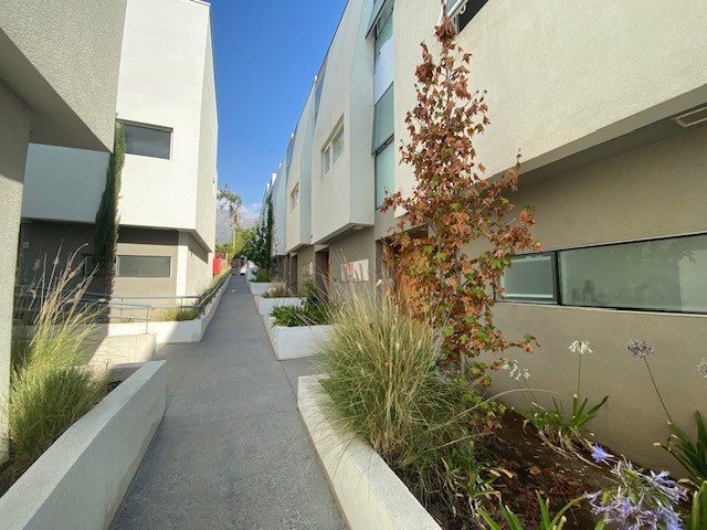 VENDEMOS HERMOSA CASA EN PEÑALOLÉN - ESTILO TOWNHOUSE