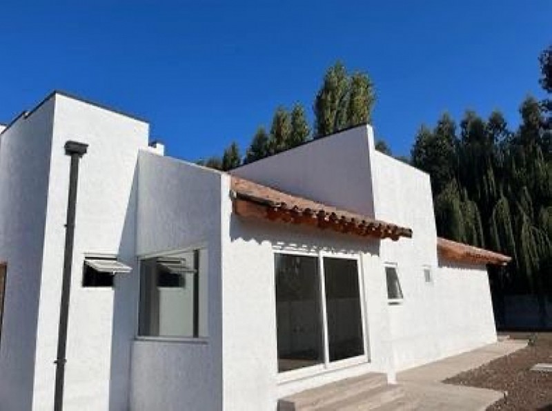 VENDEMOS CASA ESTILO MEDITERRÁNEA EN SANTA CRUZ - MODELO K5